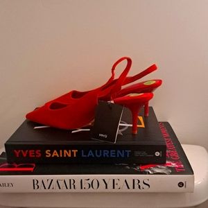 NWOT Beautiful red authentic leather pumps